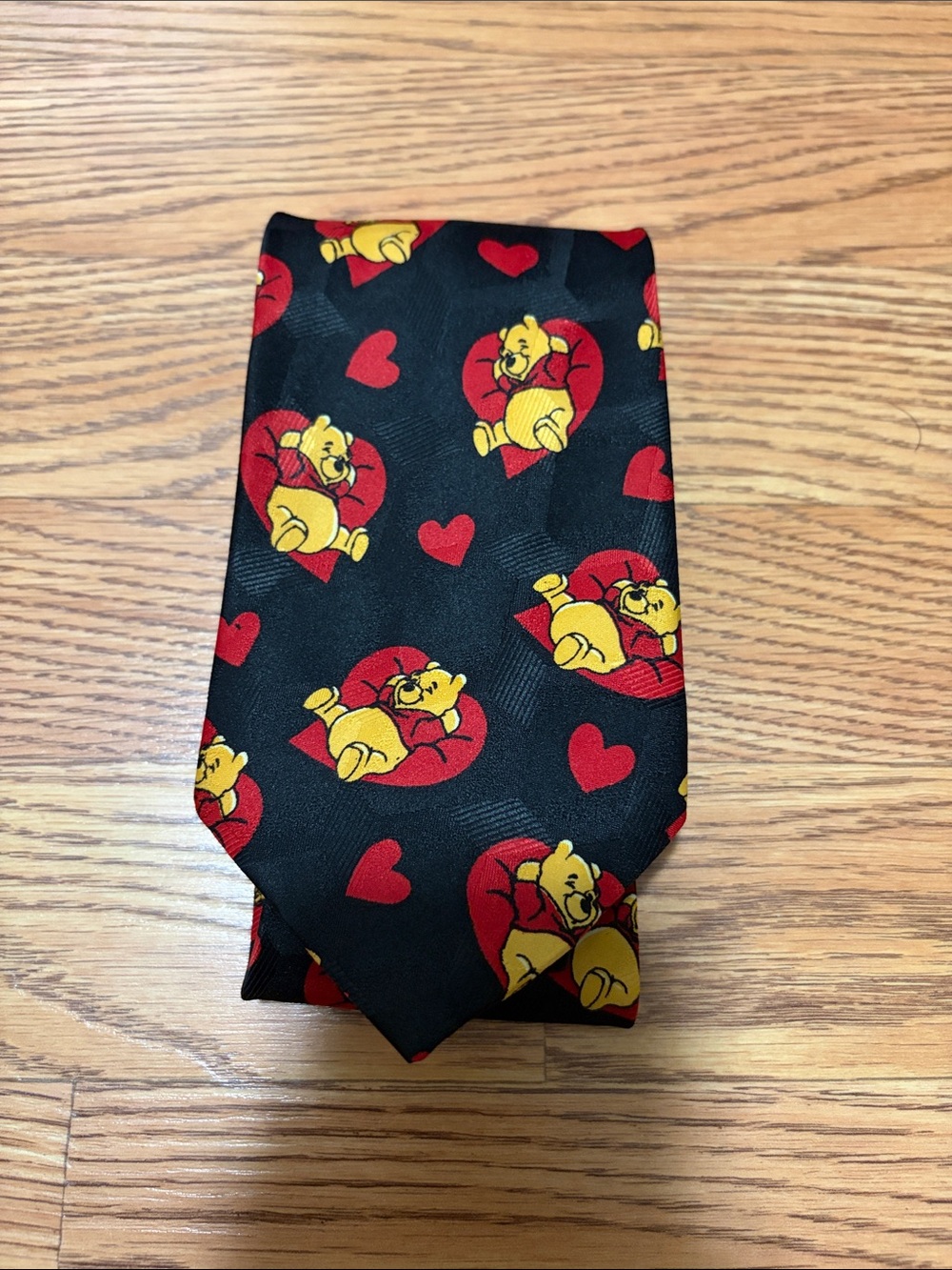 Pooh Winnie the Pooh Novelty Tie in Black & Red Like New Valentine’s day heart